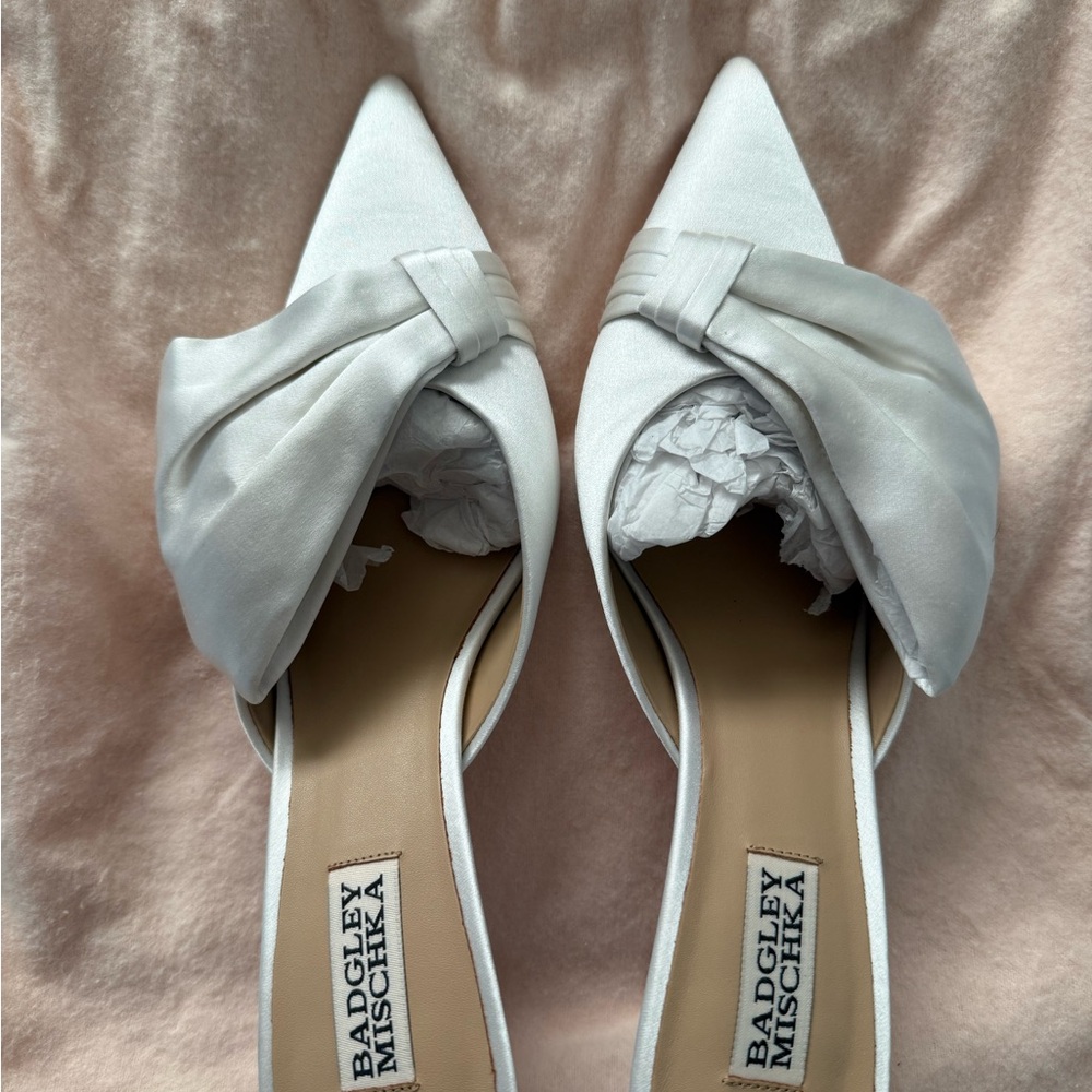 Badgley Mischka Ivory Satin Heels